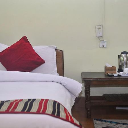 Unique Wild Resort Sauraha Exterior foto